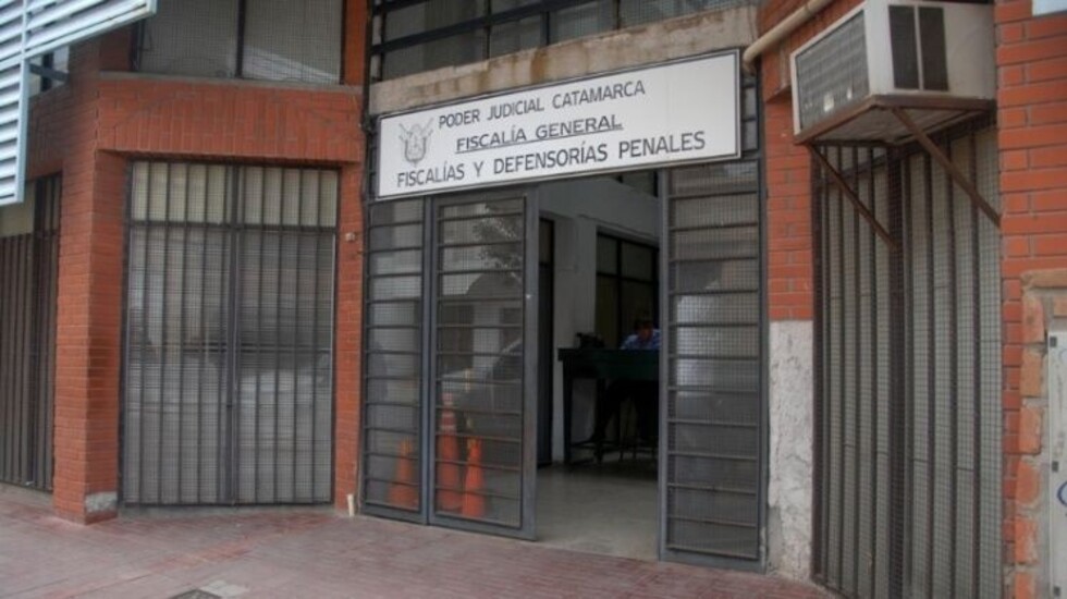 Policía tuvo sexo con transexual y sufrió robo