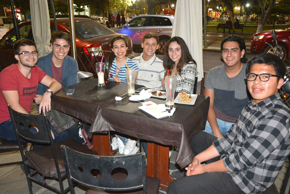Con los amigos en el Café Mokka