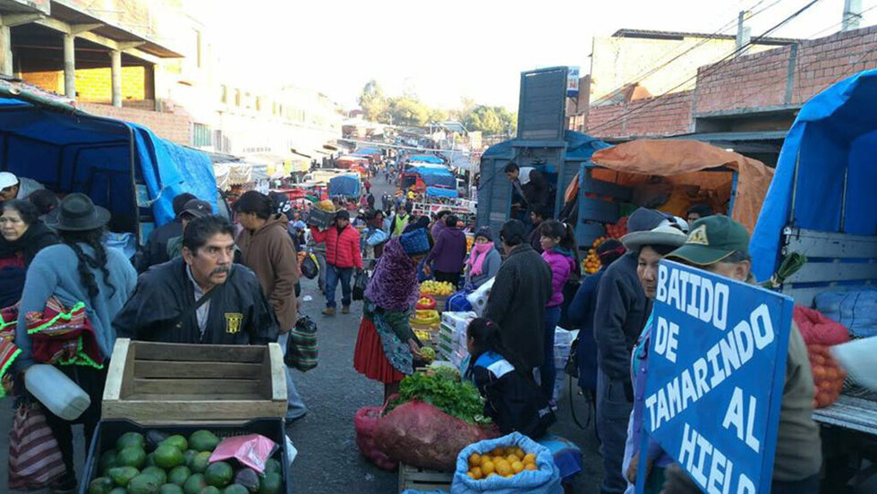 Habilitan lugares de estacionamiento en calle Pantoja del Mercado Campesino