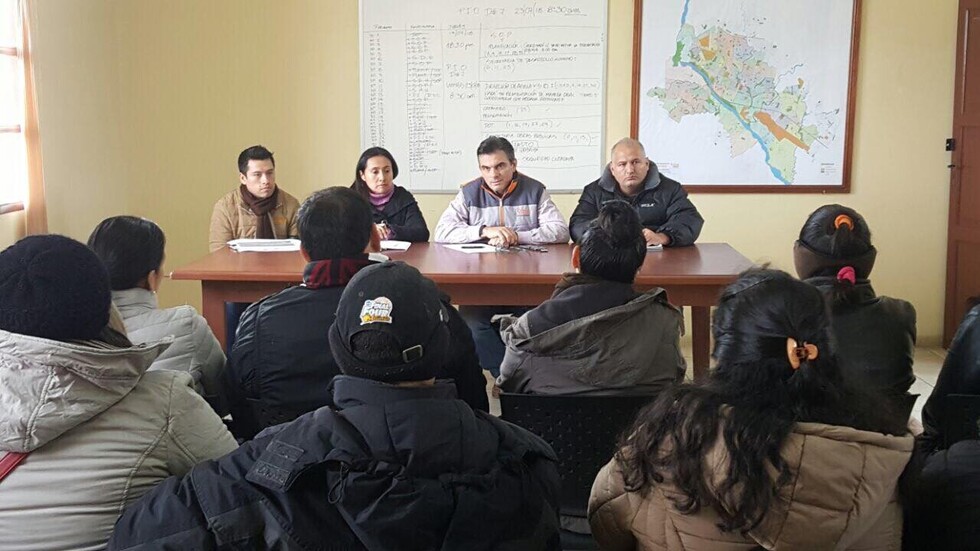 Alcalde y vecinos del barrio Aeropuerto se reúnen para evaluar cambios de rutas