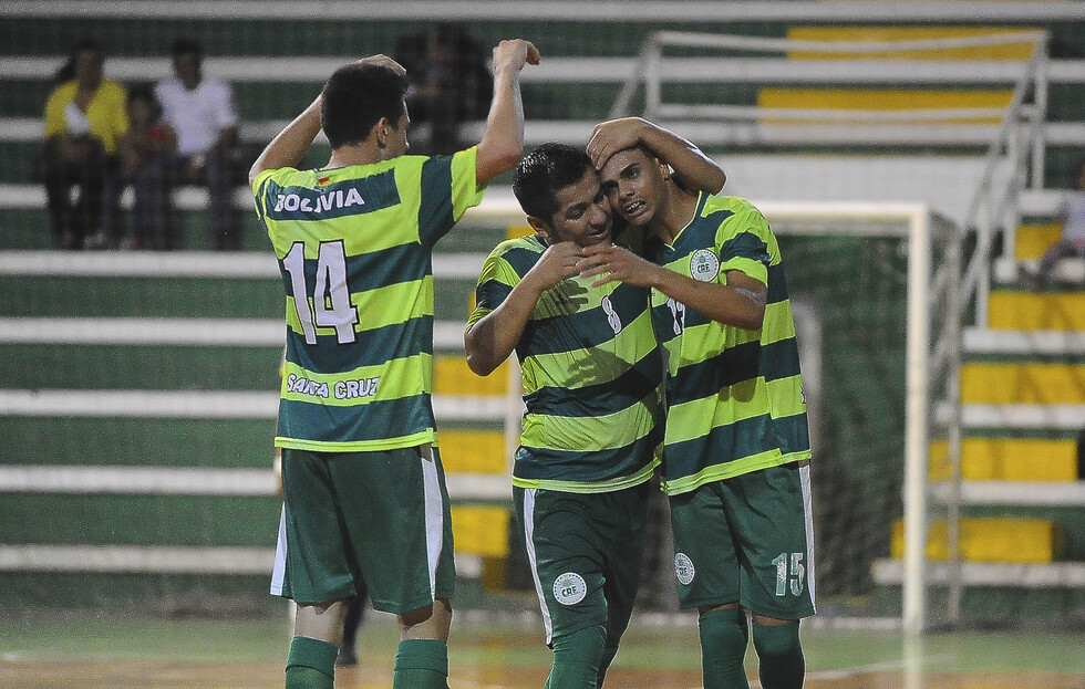 Projecto y Cre dominan en la Liga de Futsal