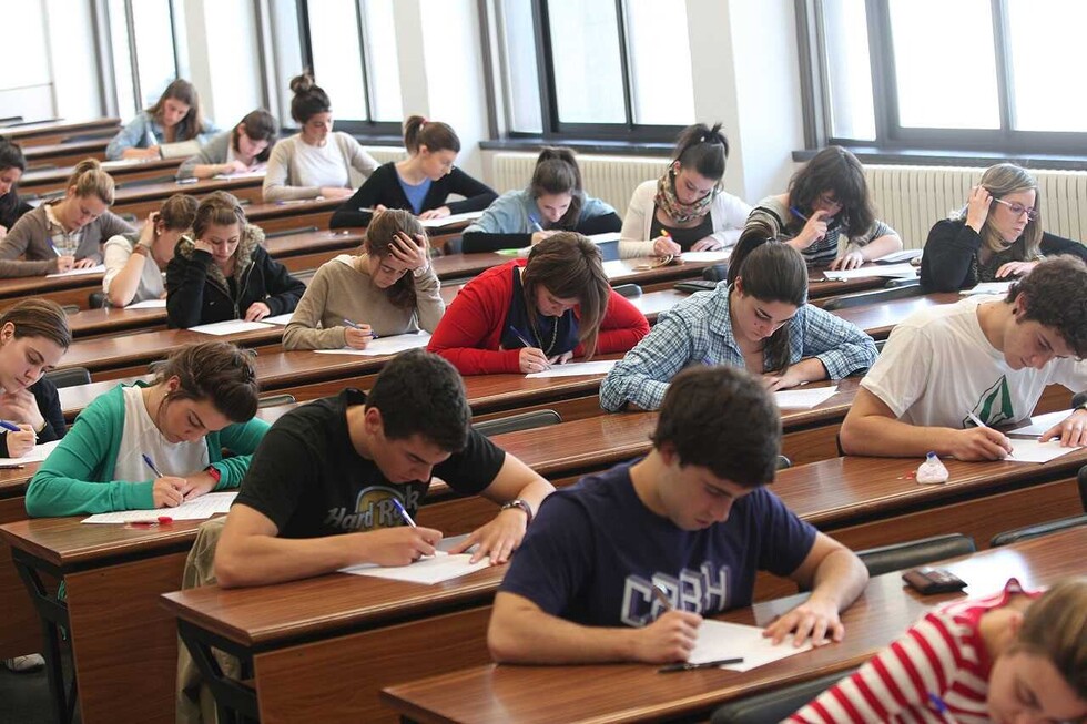 Cerca de 400.000 estudiantes del país rinden examen en VIII Olimpiada Científica
