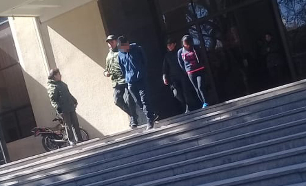Liberan a sujetos que cortaron cuello a taxista con estilete