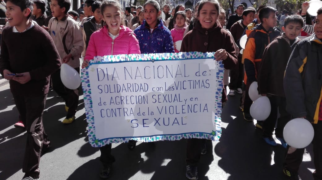 Marcha de solidaridad contra victimas de violencia se hace sentir en Tarija (VIDEOS)
