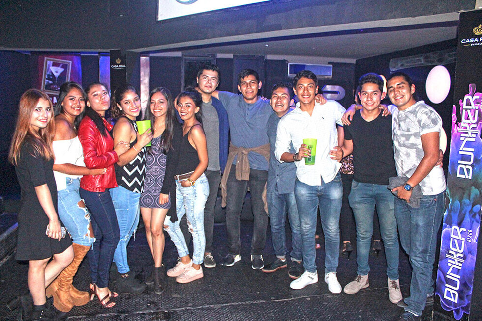 Empezó   el finde  en Bunker