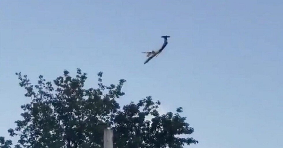 Un empleado de una aerolínea roba un avión vacío en Seattle y lo estrella en una isla