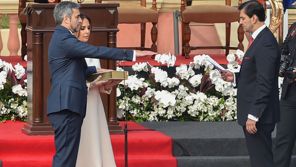 Mario Abdo Benítez toma juramento como nuevo presidente de Paraguay