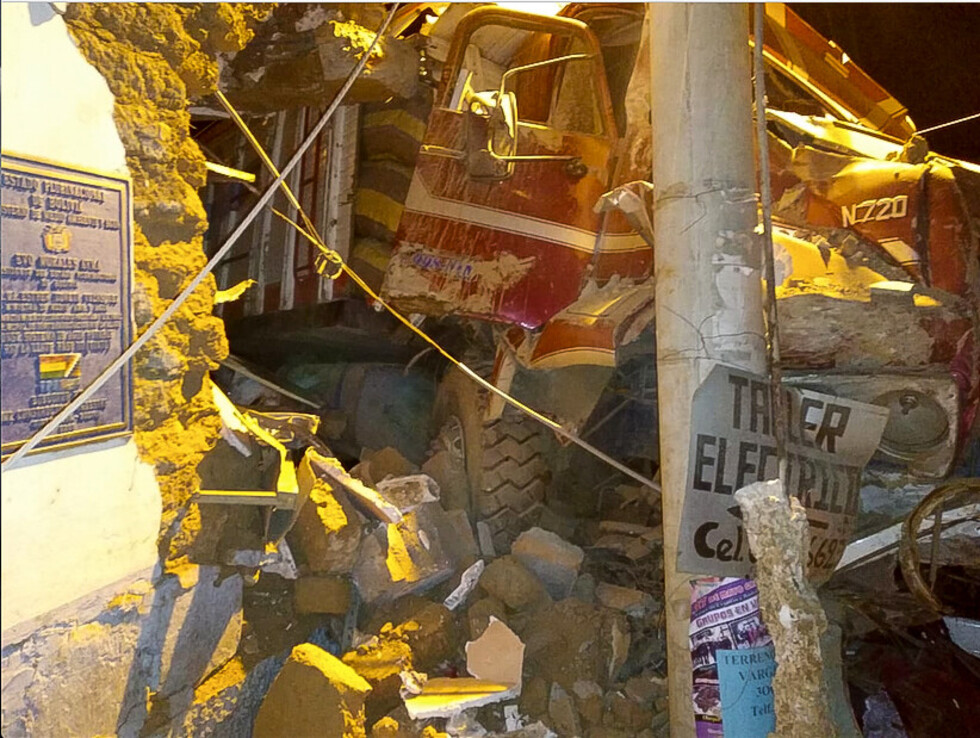 Choque deja 5 fallecidos y 4 heridos en Vinto