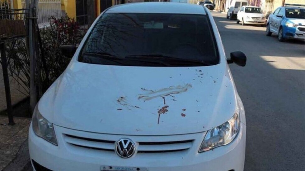 La citó, le dio una brutal golpiza y la violó