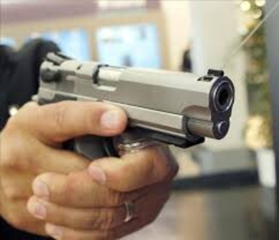 Motochorros roban con un arma 17 mil Bs