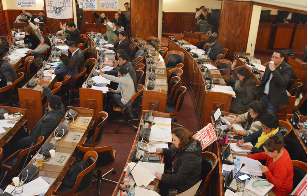 Diputados aprueban proyecto de Ley Organizaciones Políticas y envían al Senado