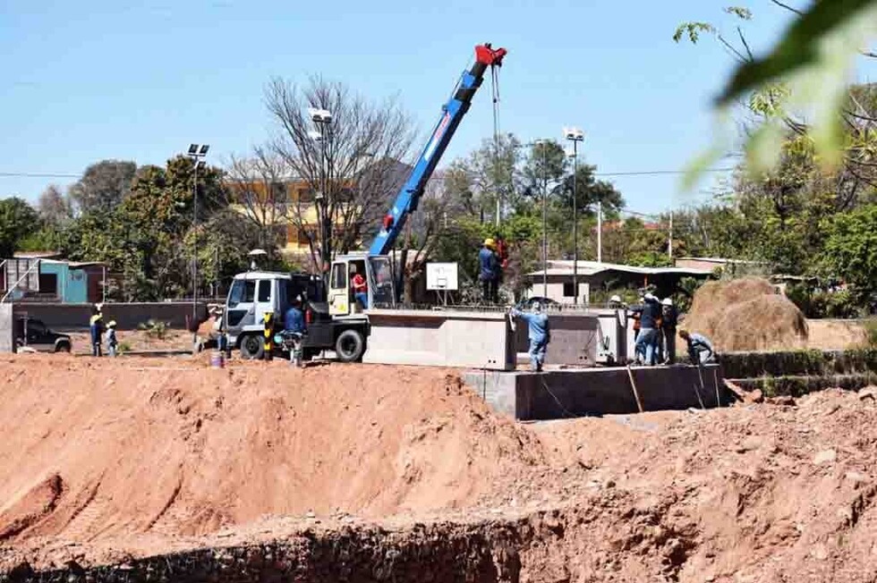 Puente en Villa Montes presenta 65% de avance
