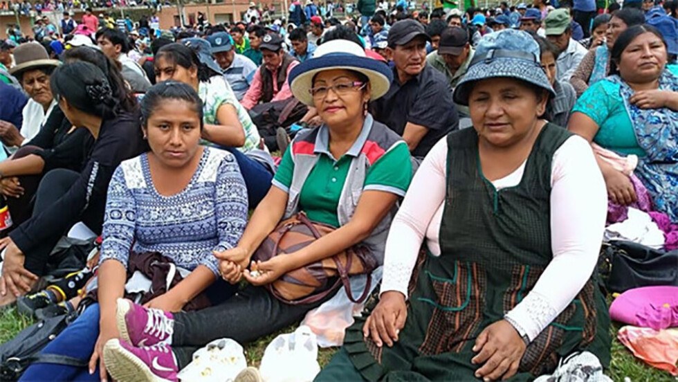 Las mujeres de La Asunta deciden emprender marcha hacia La Paz