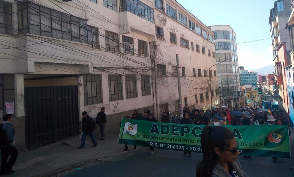 Adepcoca marcha en La Paz y piden la liberación de Franklin Gutiérrez