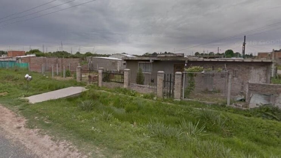 Fue a buscar al hermano al colegio y la violaron