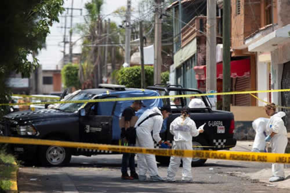 Cuatro policías mueren tras atentado de cártel mexicano