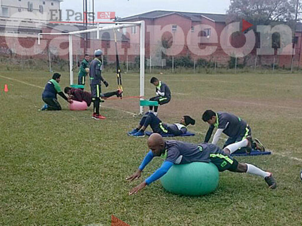 Atlético Bermejo se prepara para el partido con Deportivo Alemán