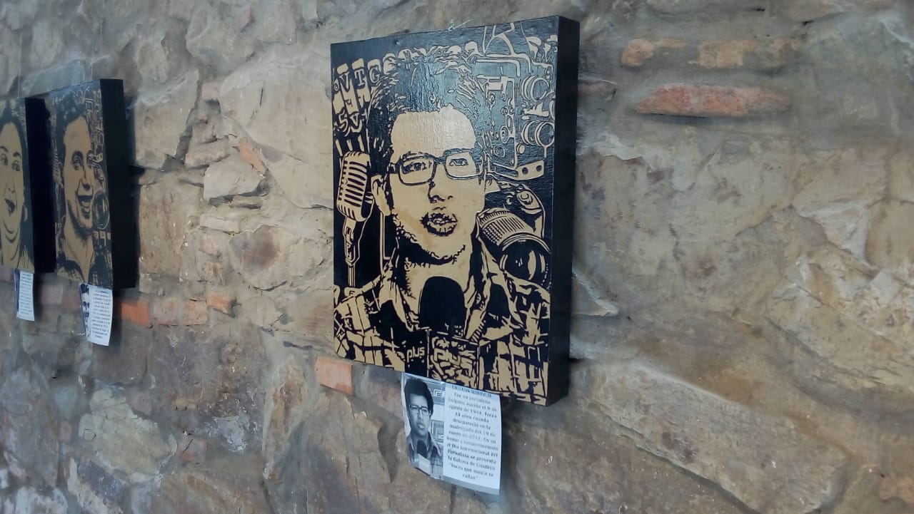 Inauguran exposición de cuadros en homenaje a periodistas desaparecidos