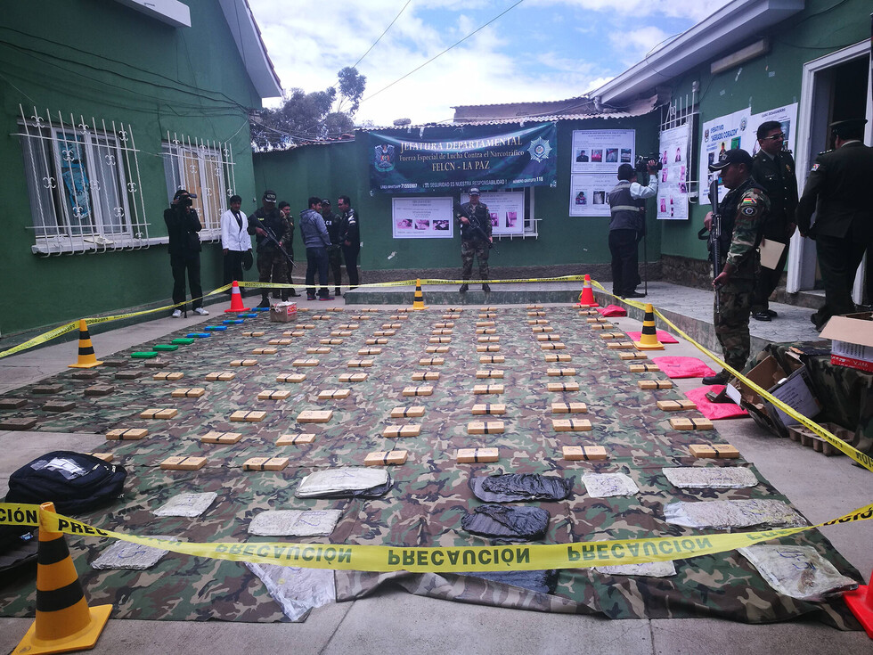 FELCN intercepta 'narcocamión' y secuestra droga valuada en millón de dólares