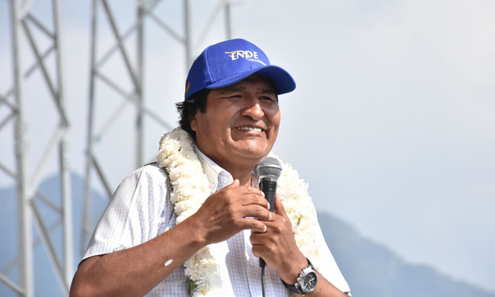 Evo habla de regular precios de la electricidad y del gas, dice no todo puede ser subvención
