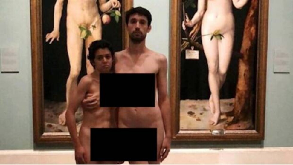 Como Adán y Eva: una pareja se desnudó