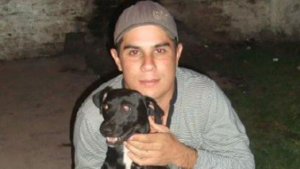 Ejecutó a tiros a un joven y los vecinos casi lo linchan