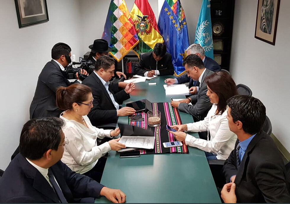 Presidente encabeza reunión con equipo de La Haya en Nueva York