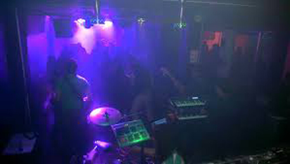 Intervienen  discoteca  donde había  menores