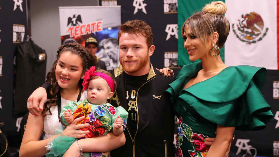“Canelo” se fue de  vacaciones con Fernanda