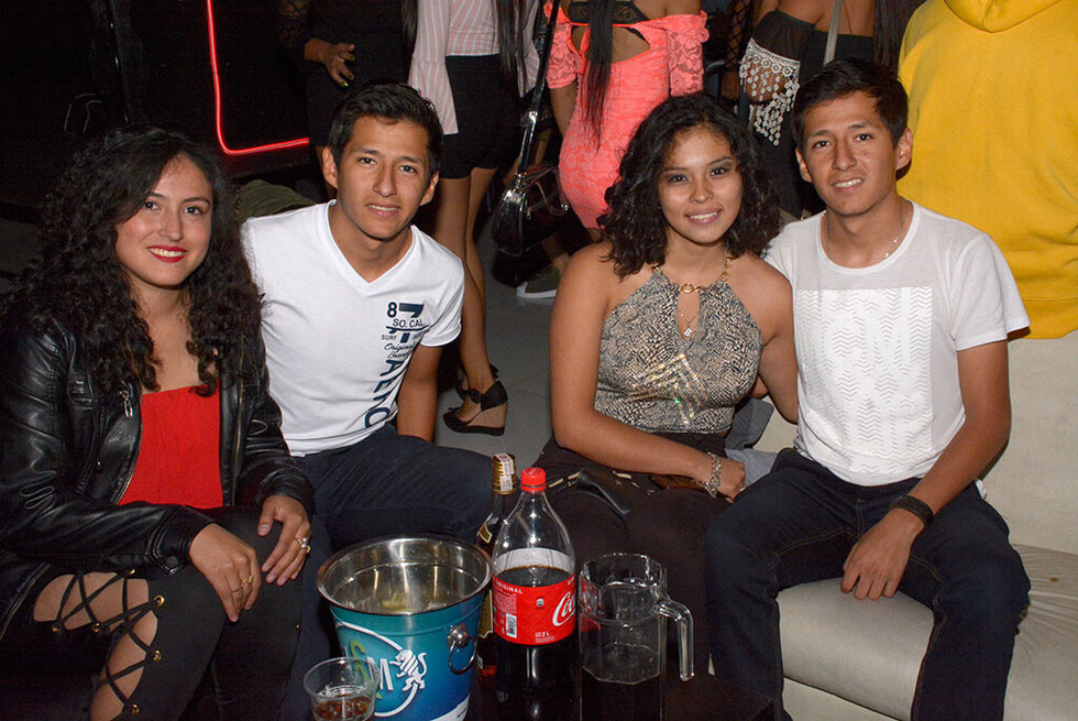 De fiesta  en Kapital Disco