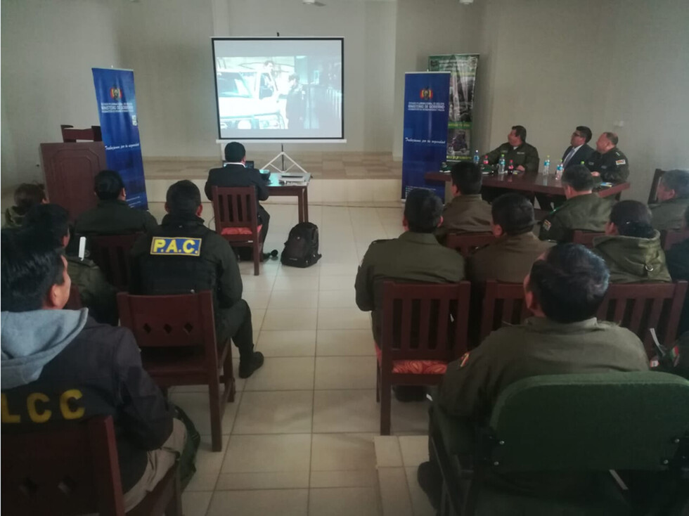 Capacitan a  policías para evitar las torturas