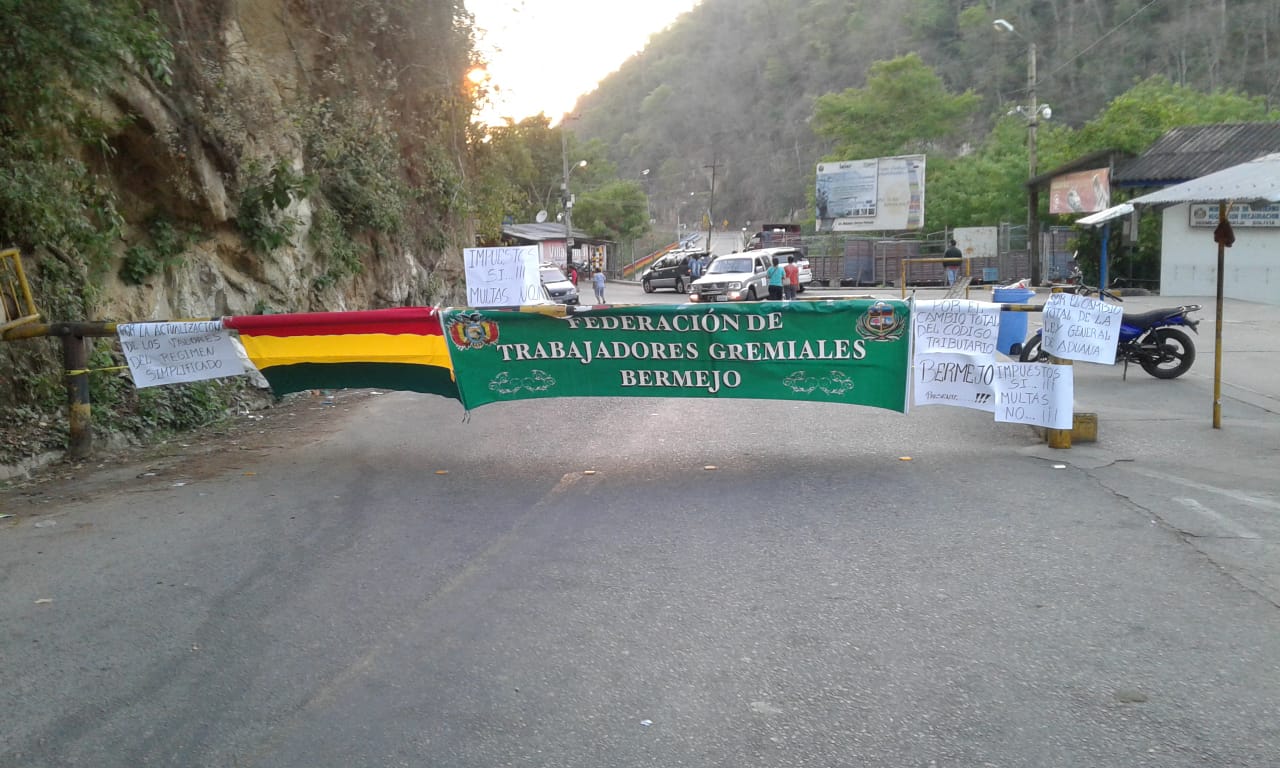 Reportan 16 puntos de bloqueo en Bermejo