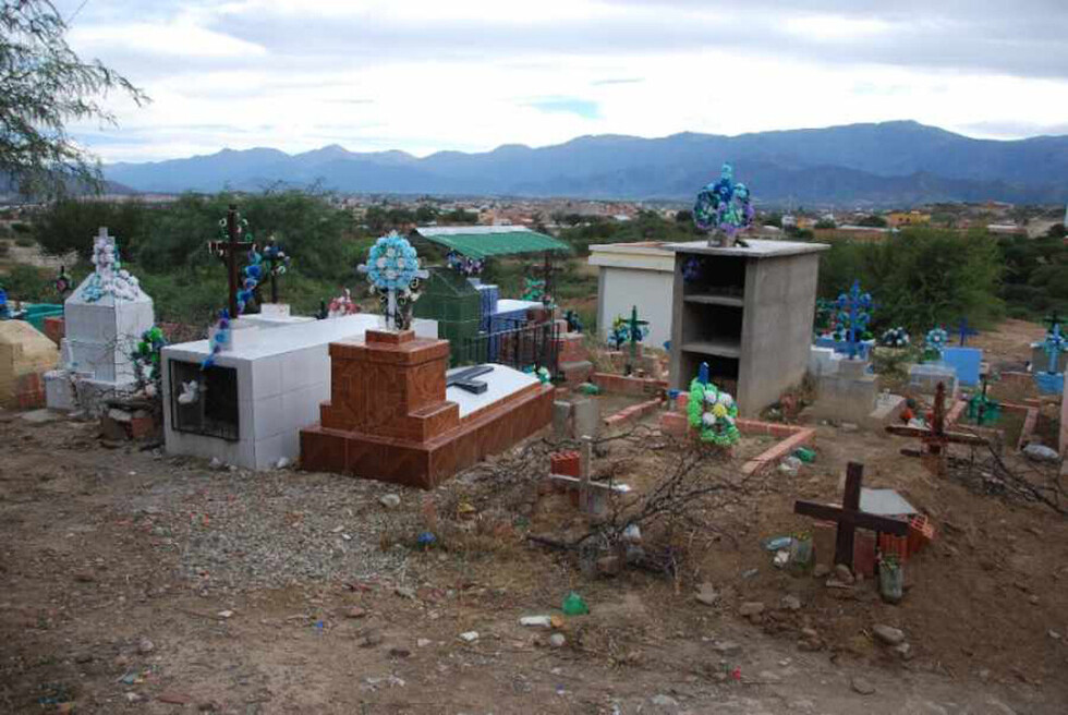 Raptan a adolescente y aparece en el cementerio