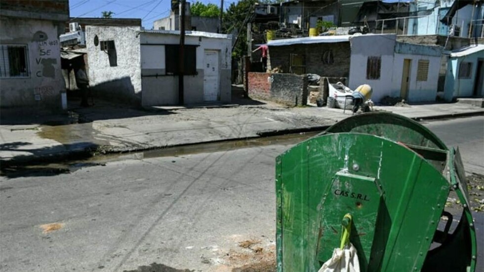 Entran a búnker de drogas y matan a tiros a 2 sujetos