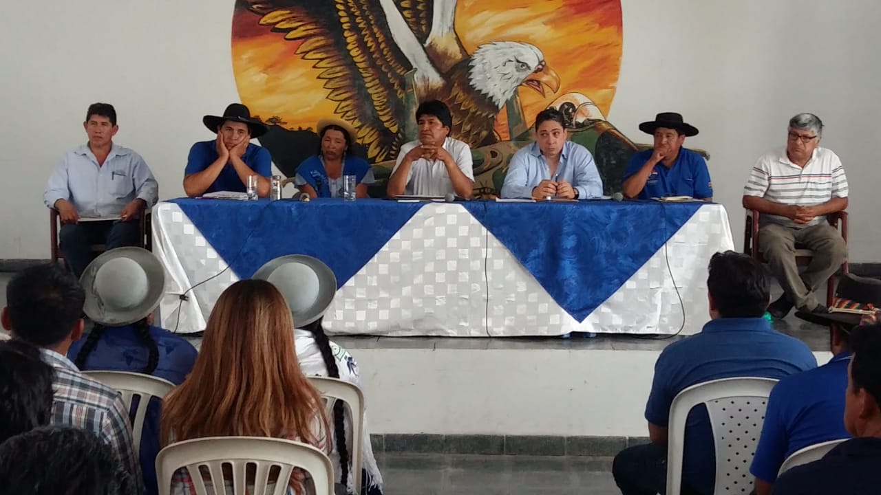 Micreros desconocen el acercamiento de Damián Castillo al MAS
