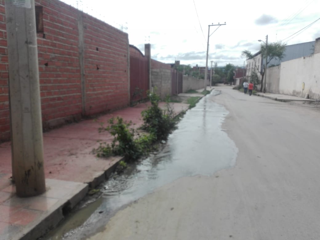 Denuncian que colapso de alcantarillas en el barrio San Jorge I no es solucionado