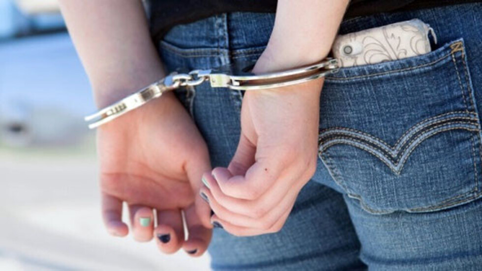 Joven fue apuñalada por su hermana