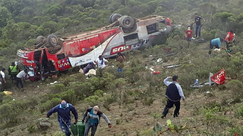 Accidente de bus en Vallegrande deja 2 muertos