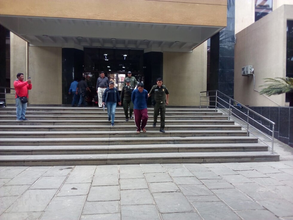 Violó y embarazó a su hija ahora la amenaza