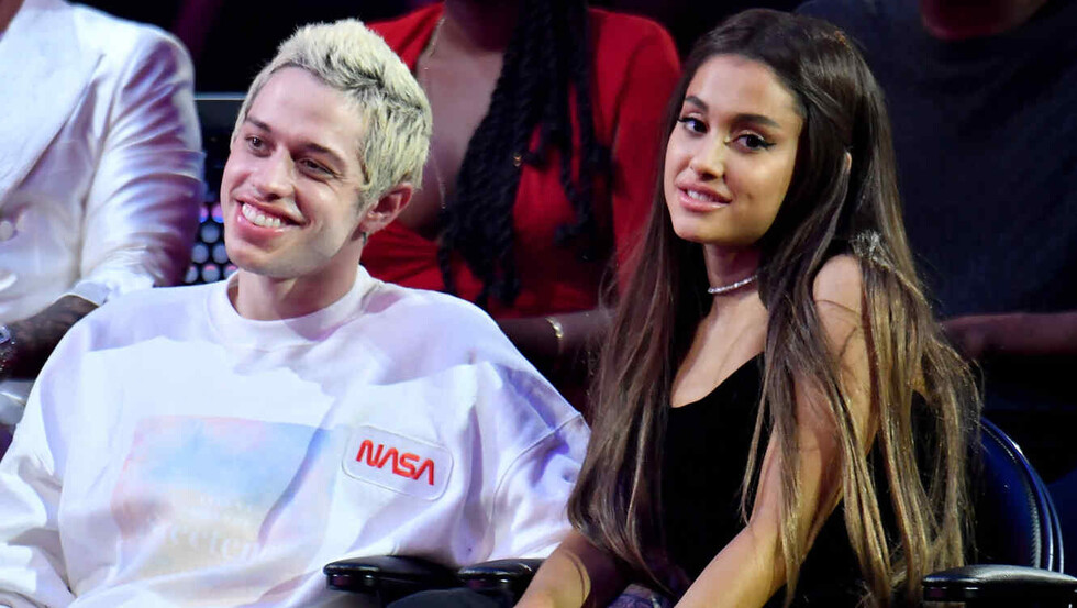 Ariana Grande  explota contra   exprometido