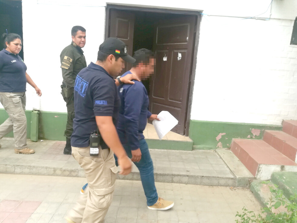 A Morros Blancos policía imputado por feminicido