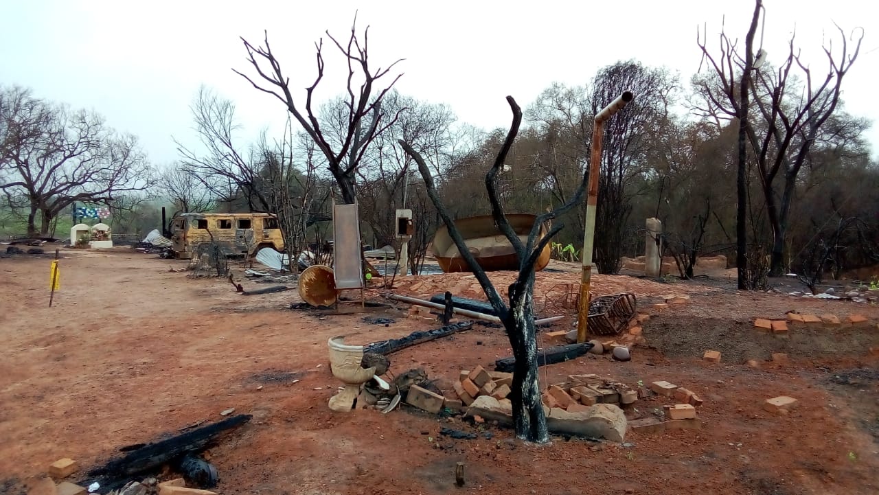 Restos de la vivienda de la familia Franco Subia completamente arrasada por el incendio