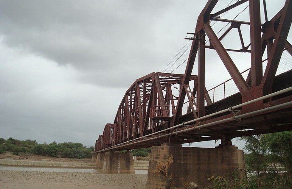 Conducía su  vagoneta y falleció por  hemorragia