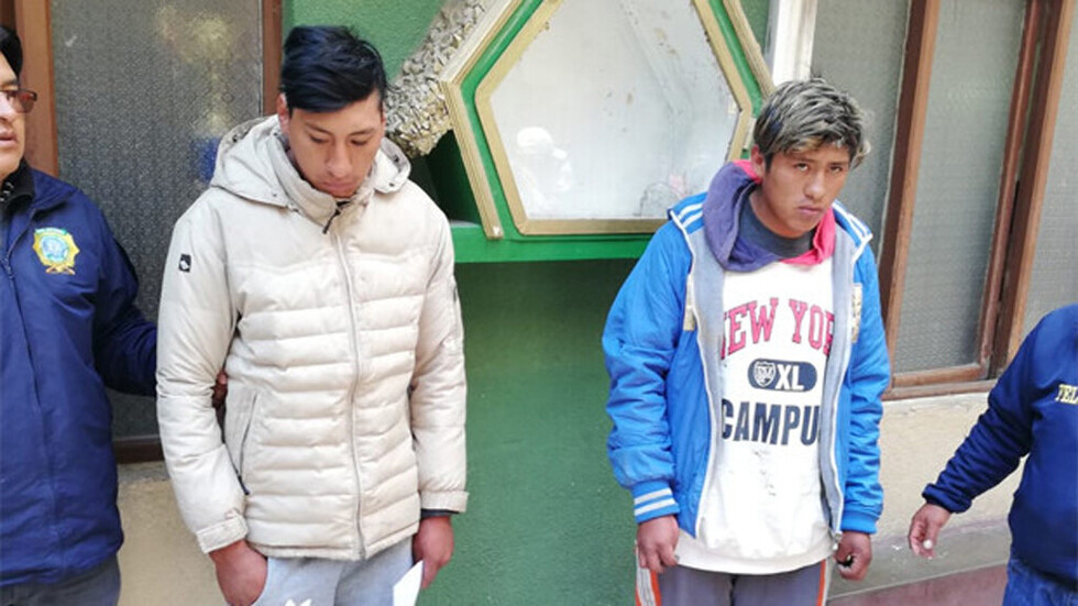 Aprehenden a 2 hermanos por golpiza a policía