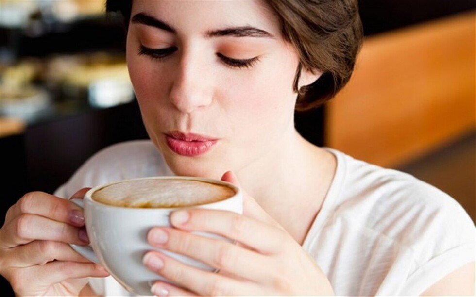 Tomar café  en exceso