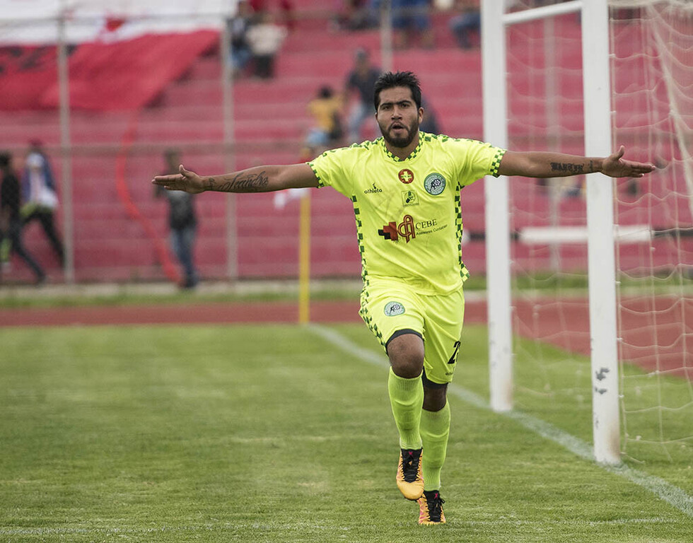 Romero se postula para terminar como el máximo goleador de la Simón Bolívar