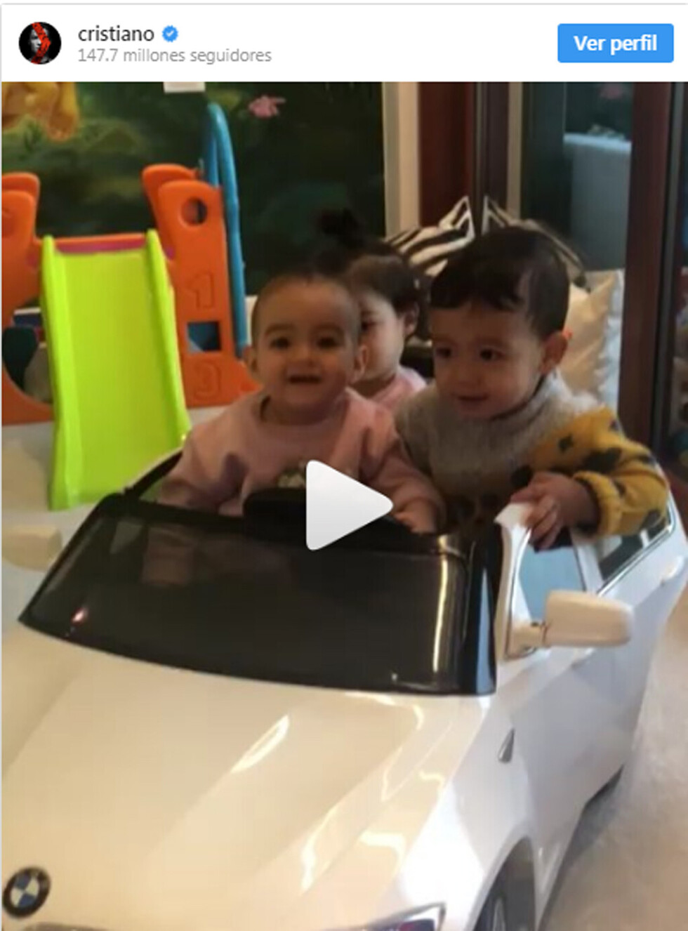 Cristiano sube tierno video  de sus hijos
