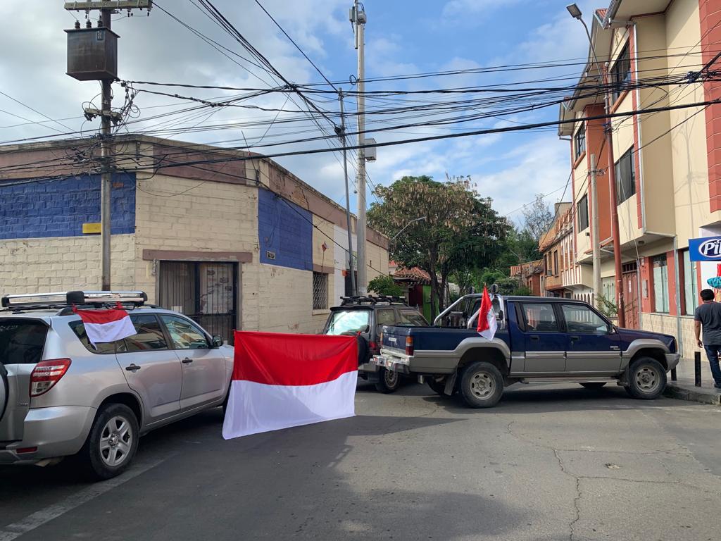 Masiva marcha llega a puertas del TED en Cochabamba: Sigue el Minuto a Minuto