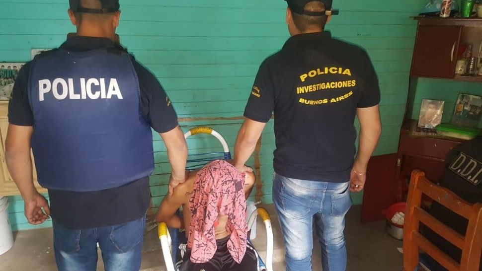 Golpeaba y encerraba a  su novia si otro la miraba