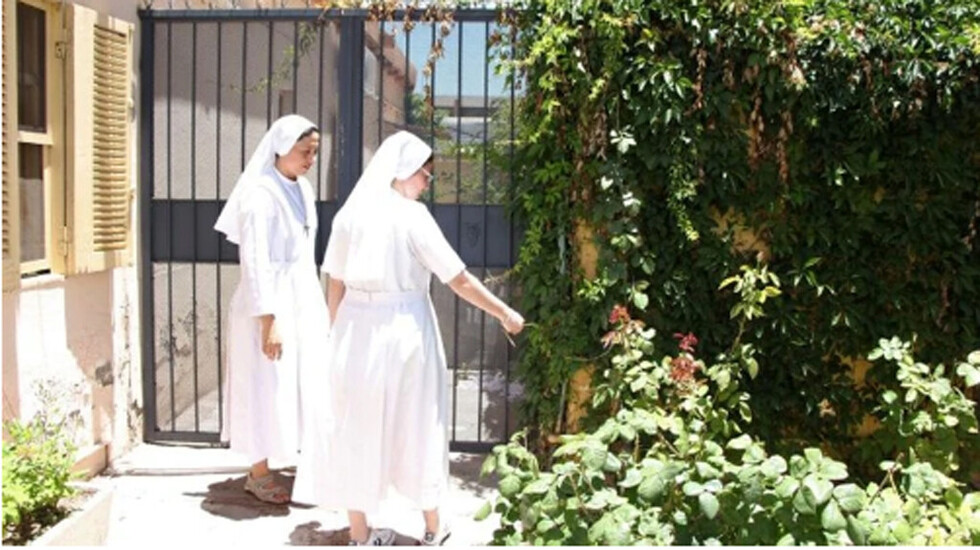Dos monjas robaron $us 500.000 y se lo gastaron